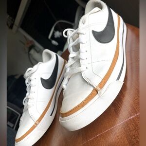 Low top nike sneakers